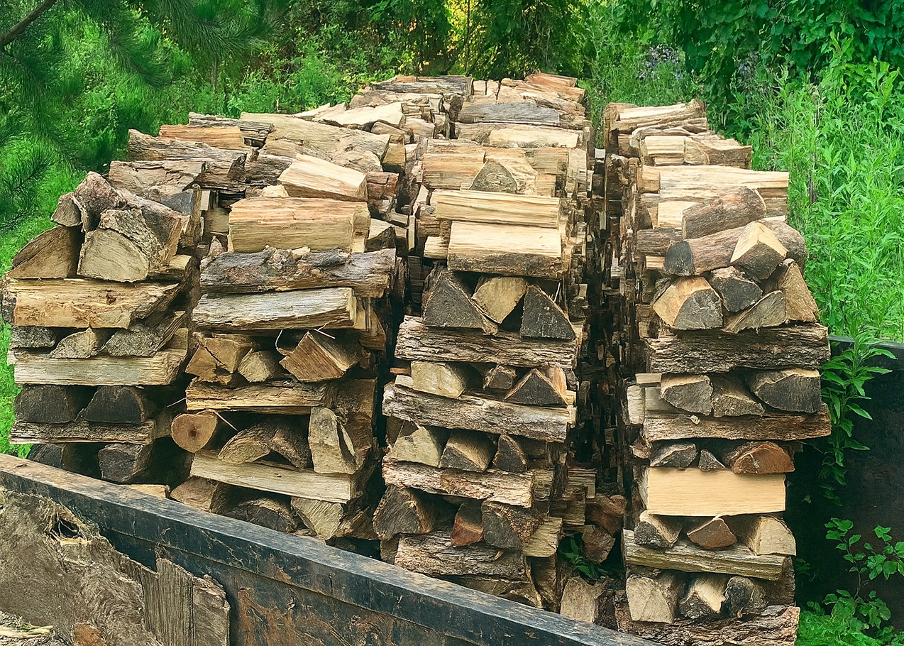 1⁄2 Cord of Wood + Full Service Delivery